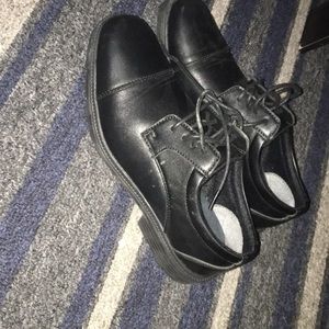 Dress shoes
